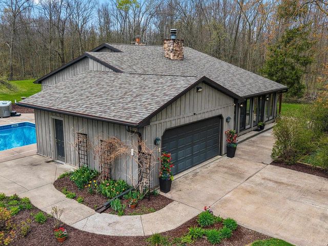 W7236 WEGE ROAD, Hortonville, WI 54944
