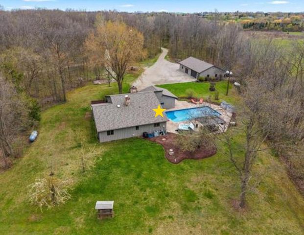 W7236 WEGE ROAD, Hortonville, WI 54944