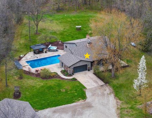 W7236 WEGE ROAD, Hortonville, WI 54944