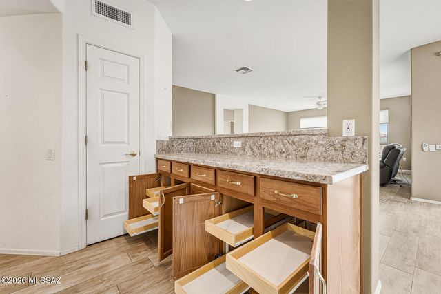 1917 W Vista Ridge Drive, Green Valley, AZ 85622