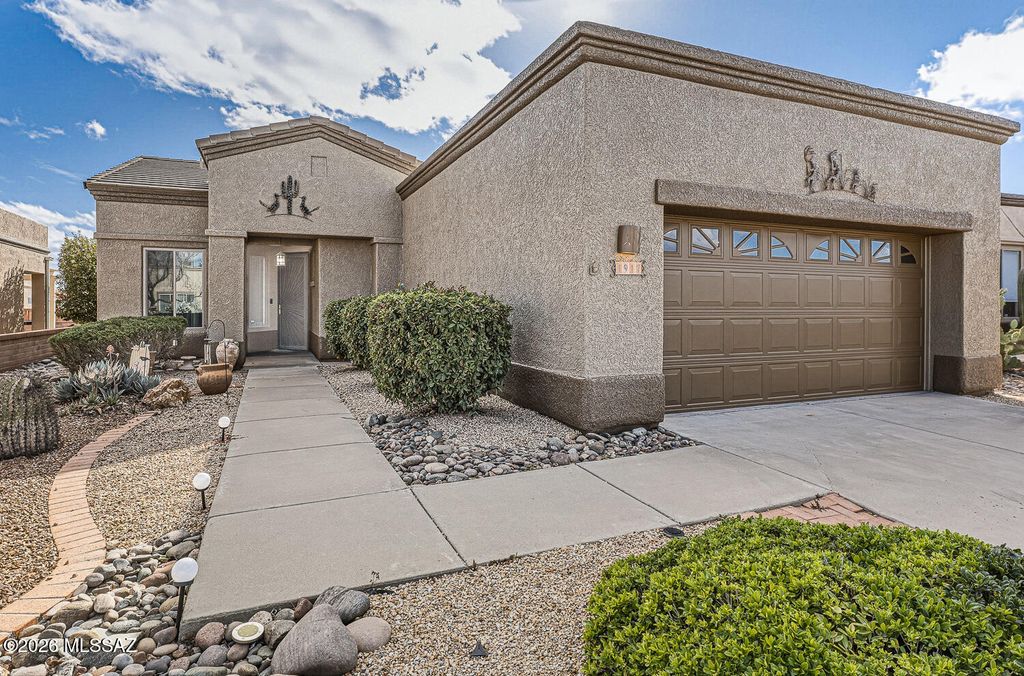 1917 W Vista Ridge Drive, Green Valley, AZ 85622