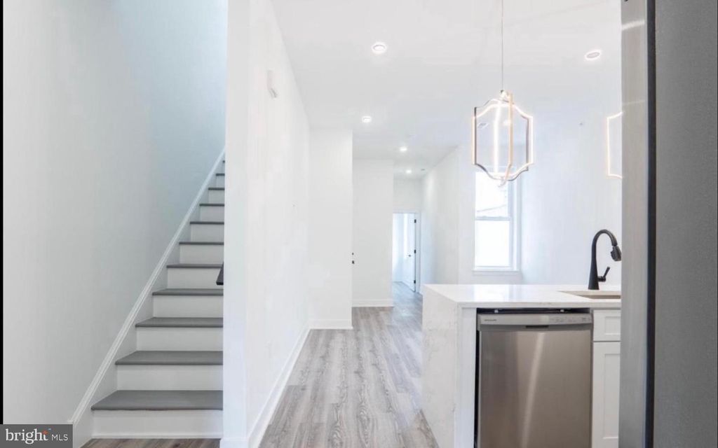 3861 FAIRMOUNT AVE, PHILADELPHIA, PA 19104 — photo 5