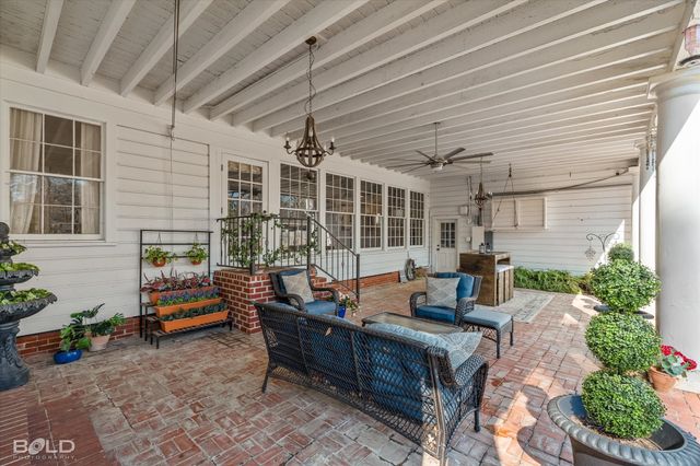 6225 Creswell Avenue, Shreveport, LA 71106