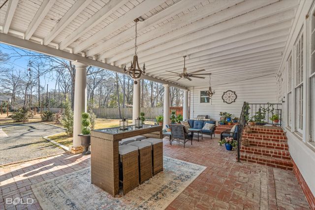 6225 Creswell Avenue, Shreveport, LA 71106