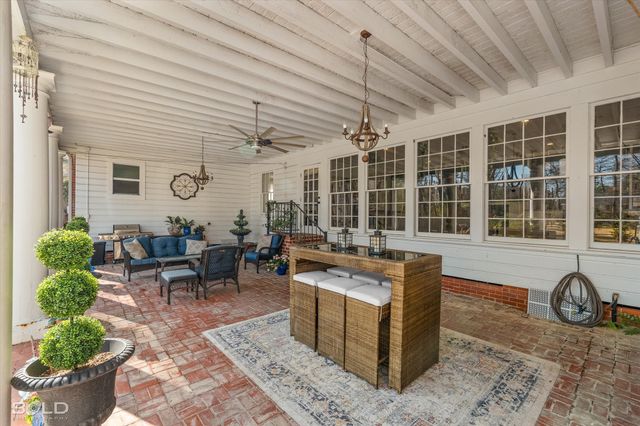 6225 Creswell Avenue, Shreveport, LA 71106