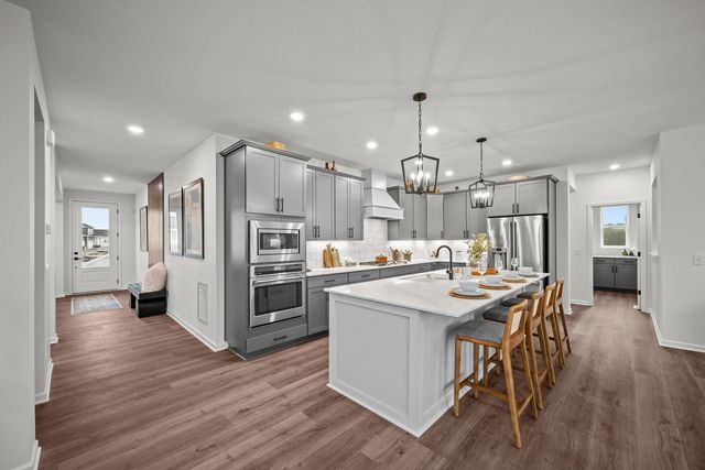 6170 60th Place N, Plymouth, MN 55446