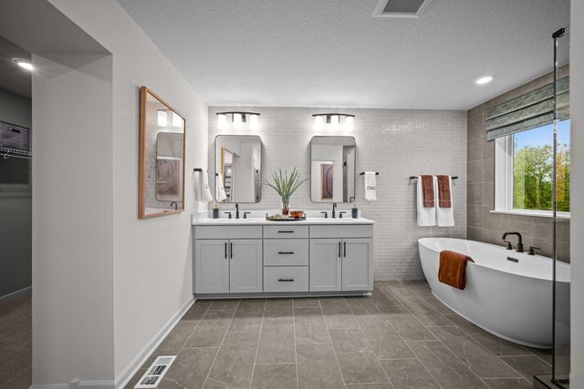 6170 60th Place N, Plymouth, MN 55446