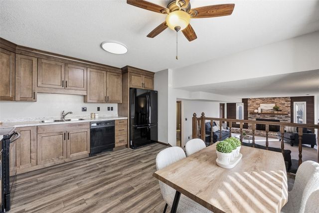 3015 Circle Hill Court NE, Cedar Rapids, IA 52402