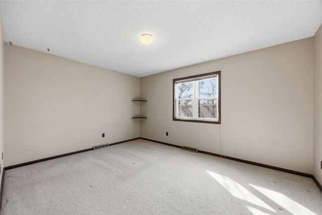 3015 Circle Hill Court NE, Cedar Rapids, IA 52402