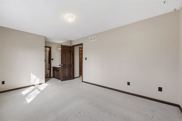 3015 Circle Hill Court NE, Cedar Rapids, IA 52402