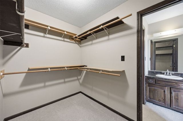 3015 Circle Hill Court NE, Cedar Rapids, IA 52402