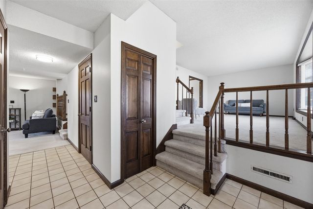 3015 Circle Hill Court NE, Cedar Rapids, IA 52402