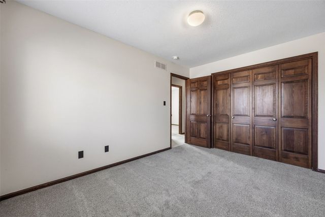 3015 Circle Hill Court NE, Cedar Rapids, IA 52402