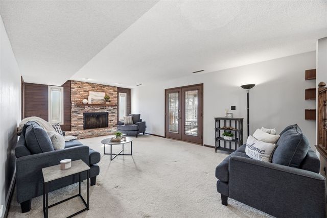 3015 Circle Hill Court NE, Cedar Rapids, IA 52402