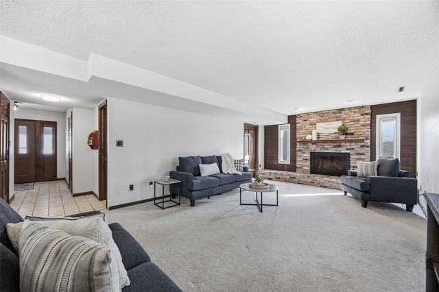 3015 Circle Hill Court NE, Cedar Rapids, IA 52402