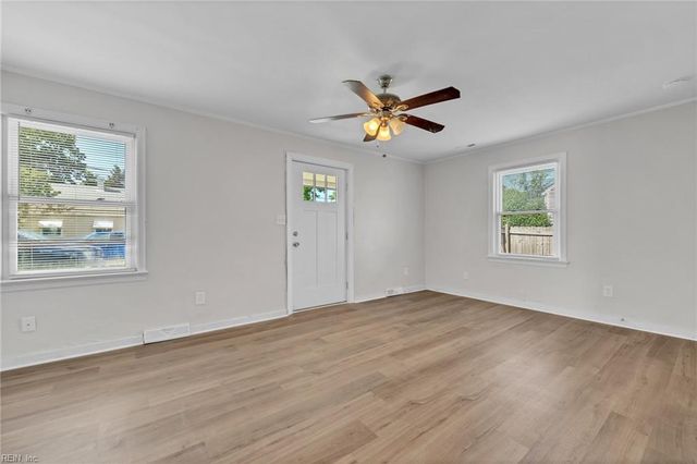 3857 Krick ST, Norfolk, VA 23513