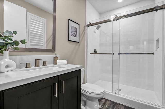 74 Iluna, Irvine, CA 92618