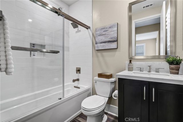 74 Iluna, Irvine, CA 92618