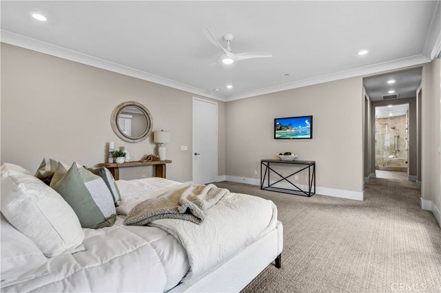 74 Iluna, Irvine, CA 92618