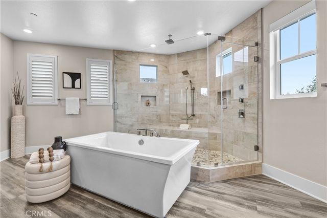 74 Iluna, Irvine, CA 92618