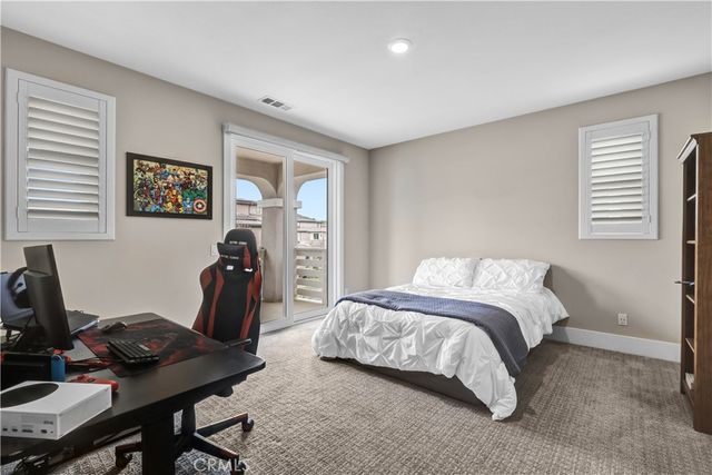 74 Iluna, Irvine, CA 92618