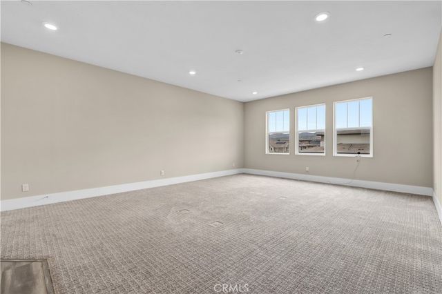 74 Iluna, Irvine, CA 92618