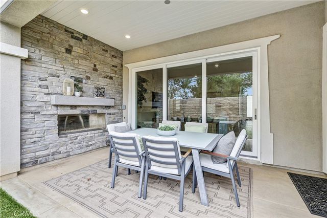 74 Iluna, Irvine, CA 92618