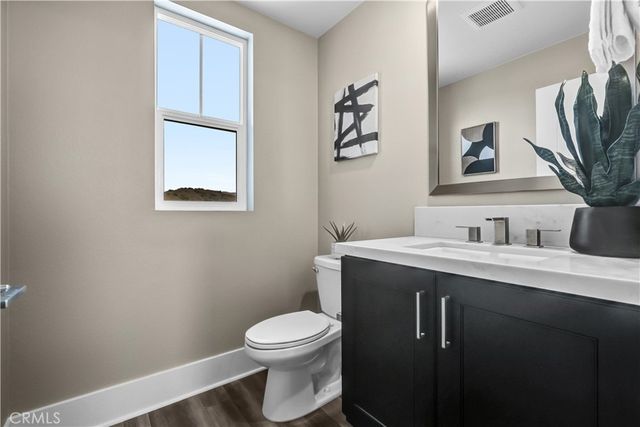 74 Iluna, Irvine, CA 92618