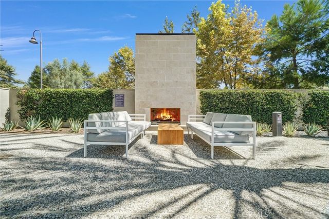 74 Iluna, Irvine, CA 92618