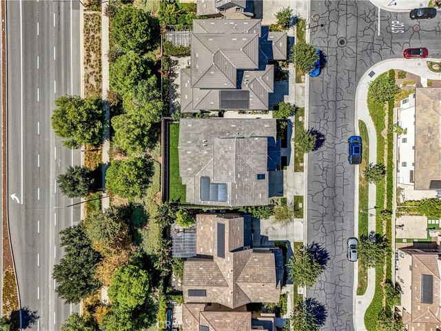 74 Iluna, Irvine, CA 92618