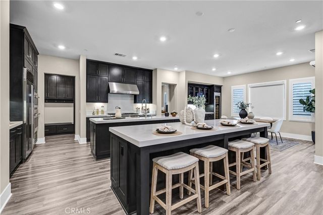 74 Iluna, Irvine, CA 92618