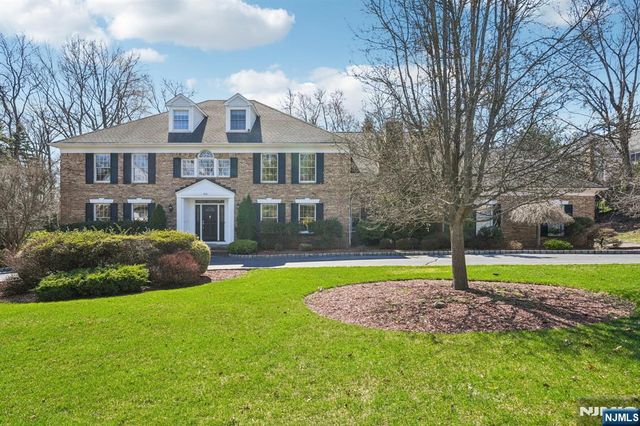 416 Devonshire Drive, Franklin Lakes, NJ 07417