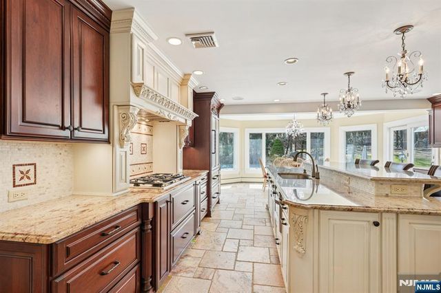 416 Devonshire Drive, Franklin Lakes, NJ 07417