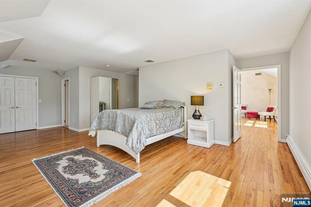 416 Devonshire Drive, Franklin Lakes, NJ 07417