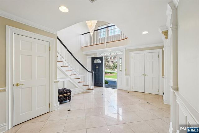 416 Devonshire Drive, Franklin Lakes, NJ 07417
