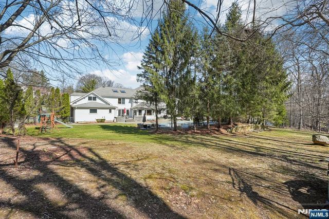 416 Devonshire Drive, Franklin Lakes, NJ 07417