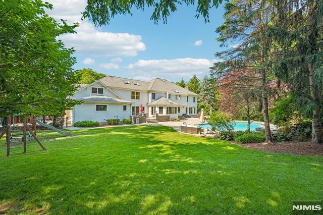 416 Devonshire Drive, Franklin Lakes, NJ 07417