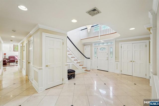 416 Devonshire Drive, Franklin Lakes, NJ 07417