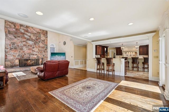 416 Devonshire Drive, Franklin Lakes, NJ 07417