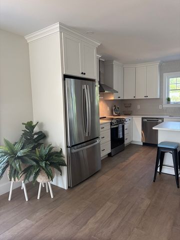 19 Barberry Road, Mansfield, MA 02048