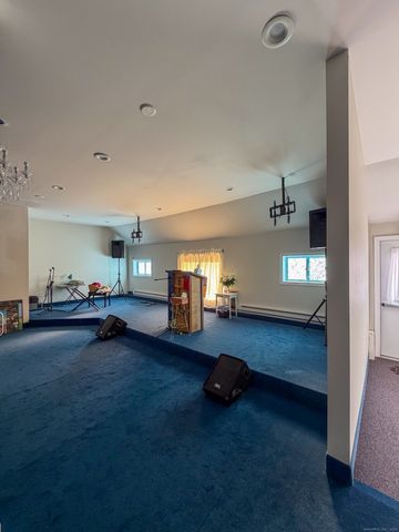 405 Williams Street, New London, CT 06320