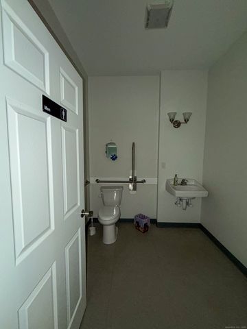 405 Williams Street, New London, CT 06320