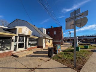 405 Williams Street, New London, CT 06320