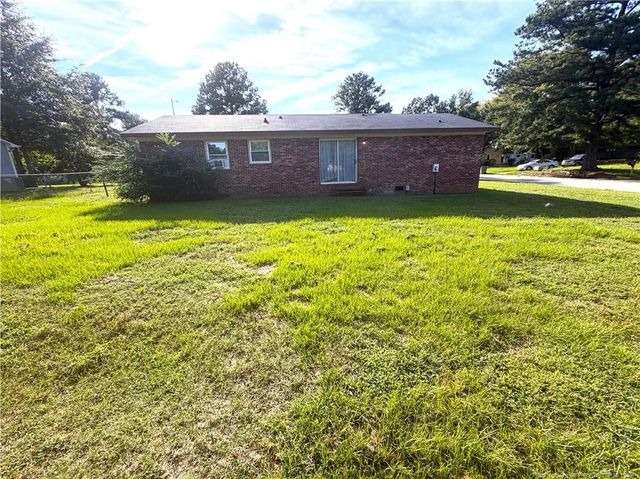2101 Decor Street, Fayetteville, NC 28304