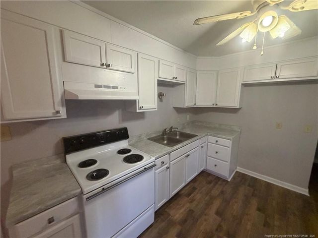 2101 Decor Street, Fayetteville, NC 28304
