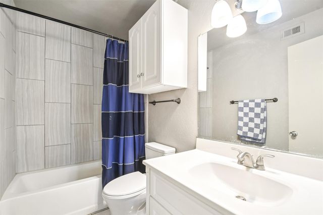 1214 Hi Stirrup 100, Horseshoe Bay, TX 78657