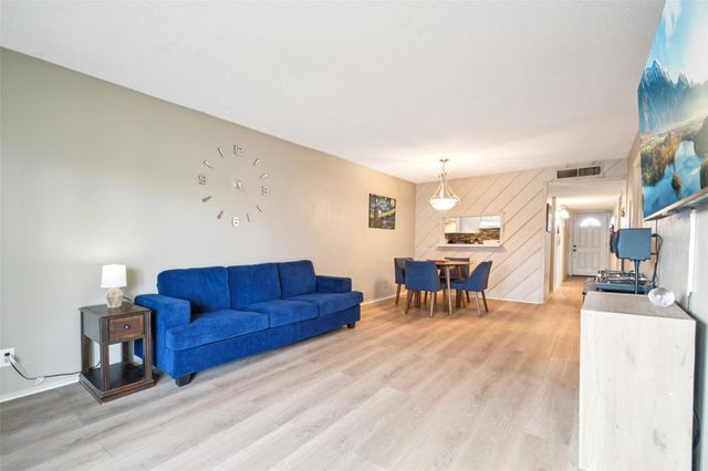 1214 Hi Stirrup 100, Horseshoe Bay, TX 78657