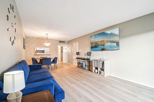 1214 Hi Stirrup 100, Horseshoe Bay, TX 78657