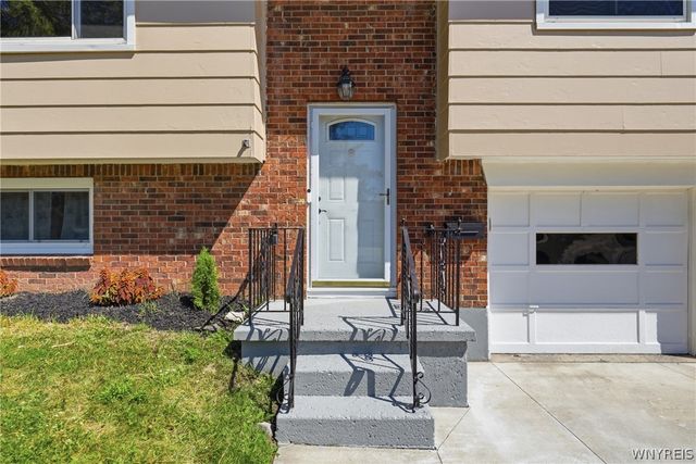 35 Tomcyn Drive, Amherst, NY 14221
