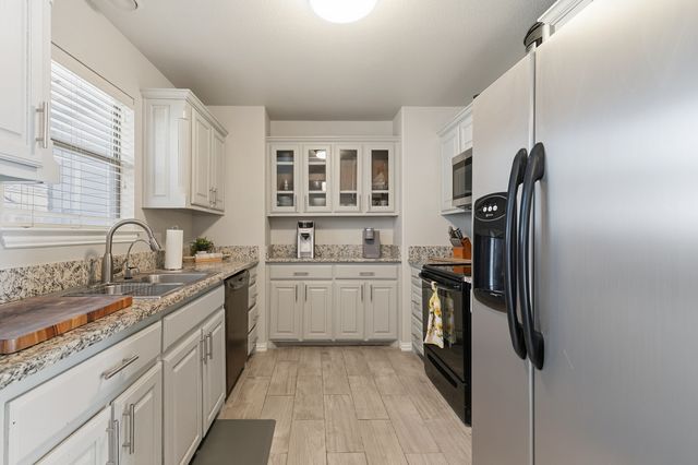 1103 Vintage Avenue, Gainesville, TX 76240